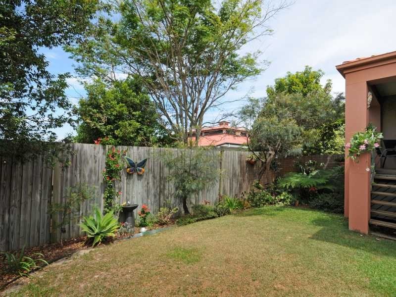 Unit 5/20 Fairway Drive, Clear Island Waters QLD 4226