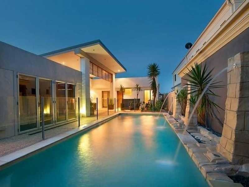31 Furlong Street, Broadbeach Waters QLD 4218