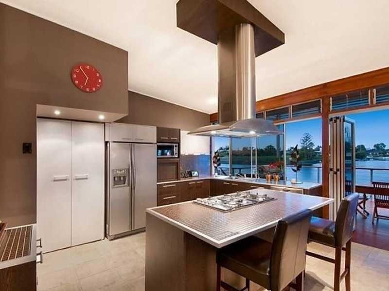 31 Furlong Street, Broadbeach Waters QLD 4218