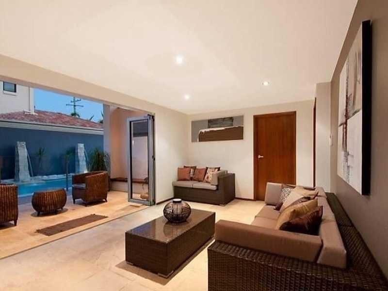 31 Furlong Street, Broadbeach Waters QLD 4218