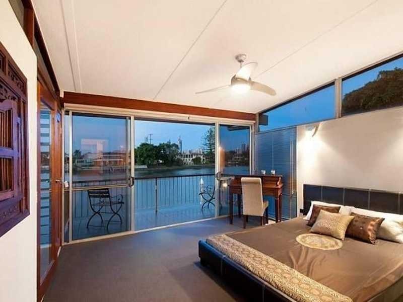 31 Furlong Street, Broadbeach Waters QLD 4218