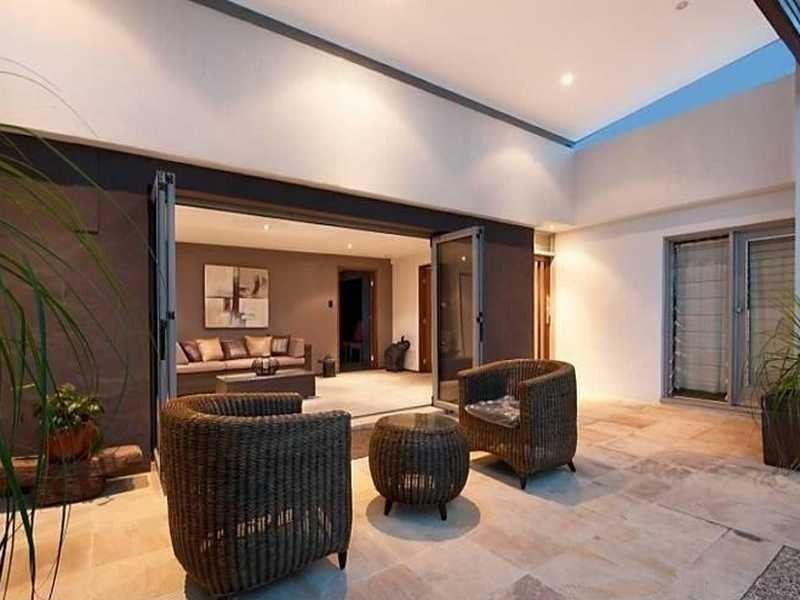 31 Furlong Street, Broadbeach Waters QLD 4218