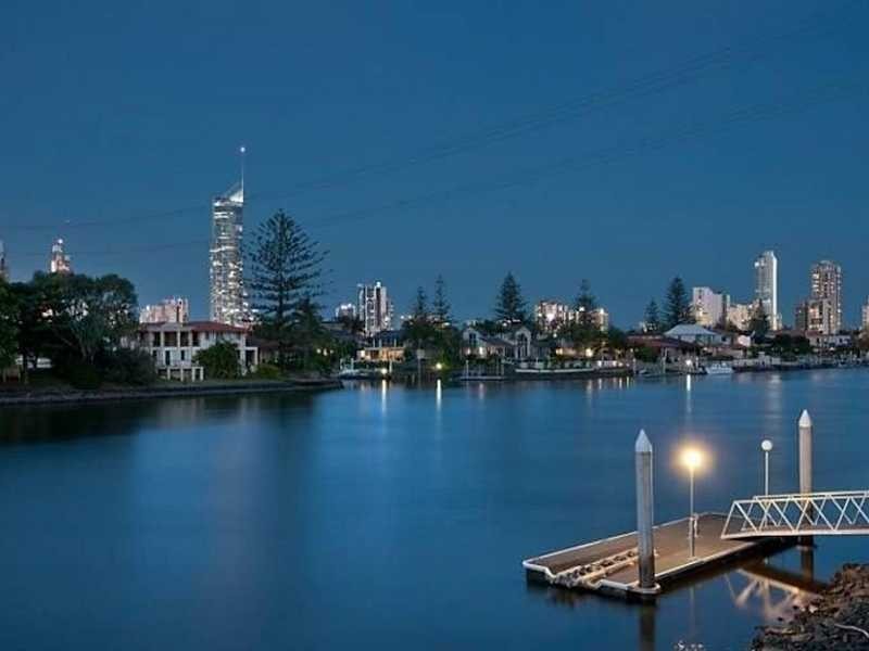 31 Furlong Street, Broadbeach Waters QLD 4218