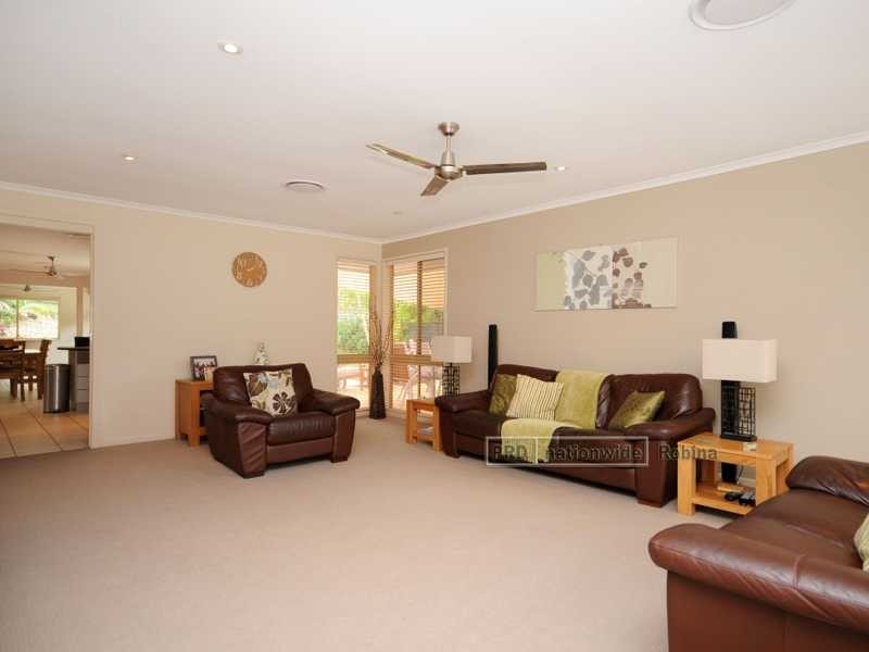 7 Yowani Street, Robina QLD 4226