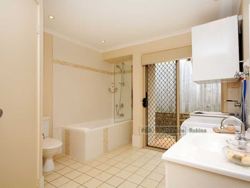 7 Yowani Street, Robina QLD 4226