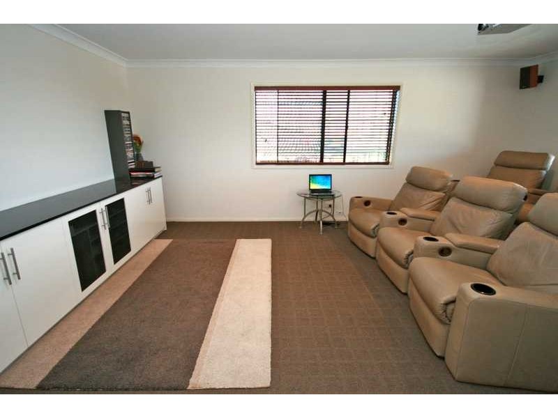 25 Snowwood Street, Reedy Creek QLD 4227