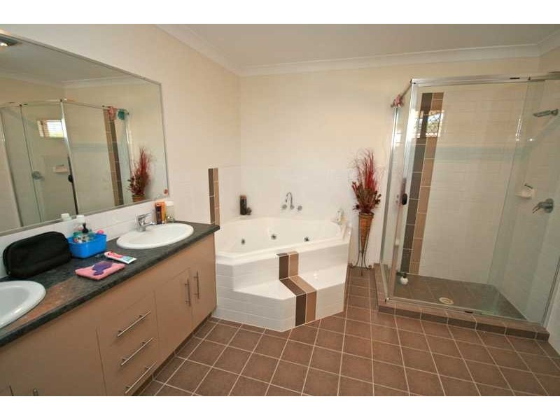 25 Snowwood Street, Reedy Creek QLD 4227