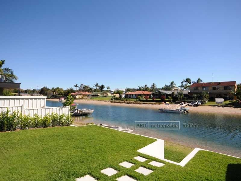 9 Barracuda Court, Palm Beach QLD 4221