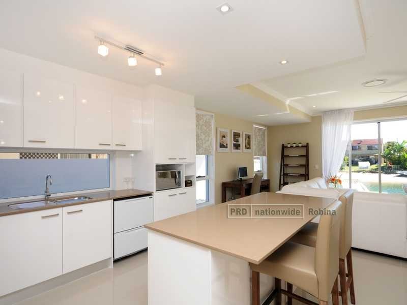 9 Barracuda Court, Palm Beach QLD 4221