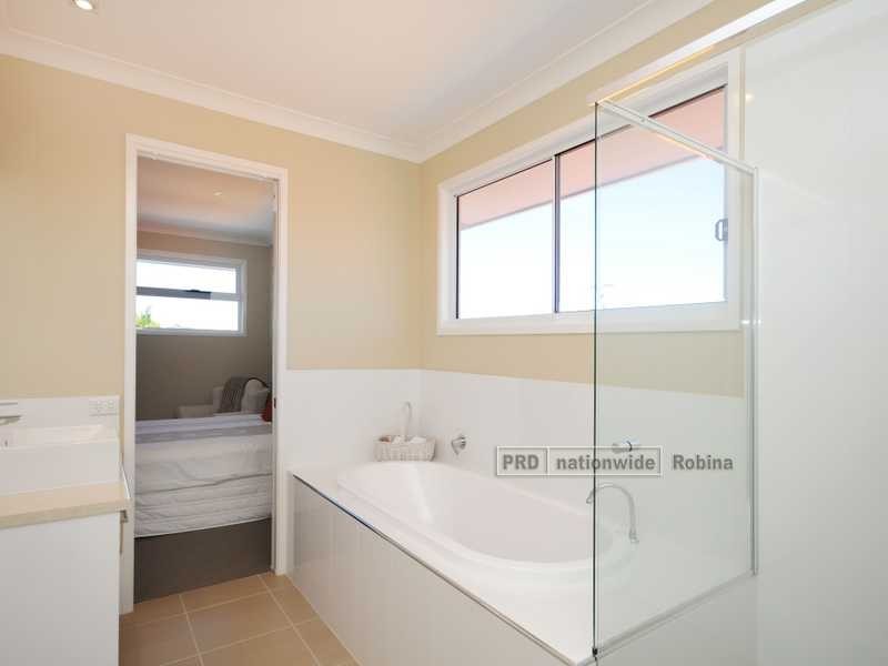 9 Barracuda Court, Palm Beach QLD 4221