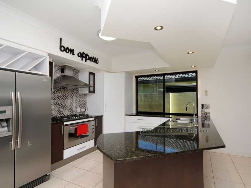 Unit 1/6 Silvermaple Street, Robina QLD 4226