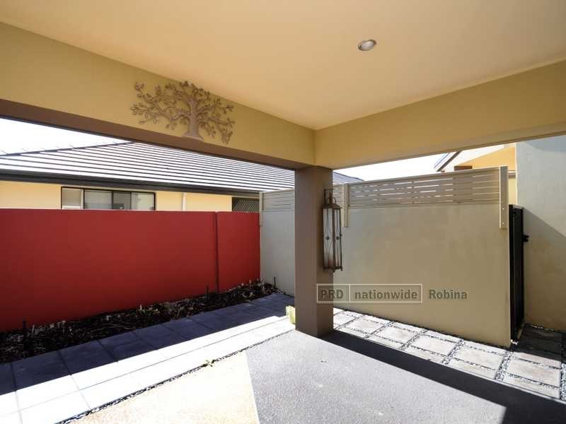 Unit 1/6 Silvermaple Street, Robina QLD 4226