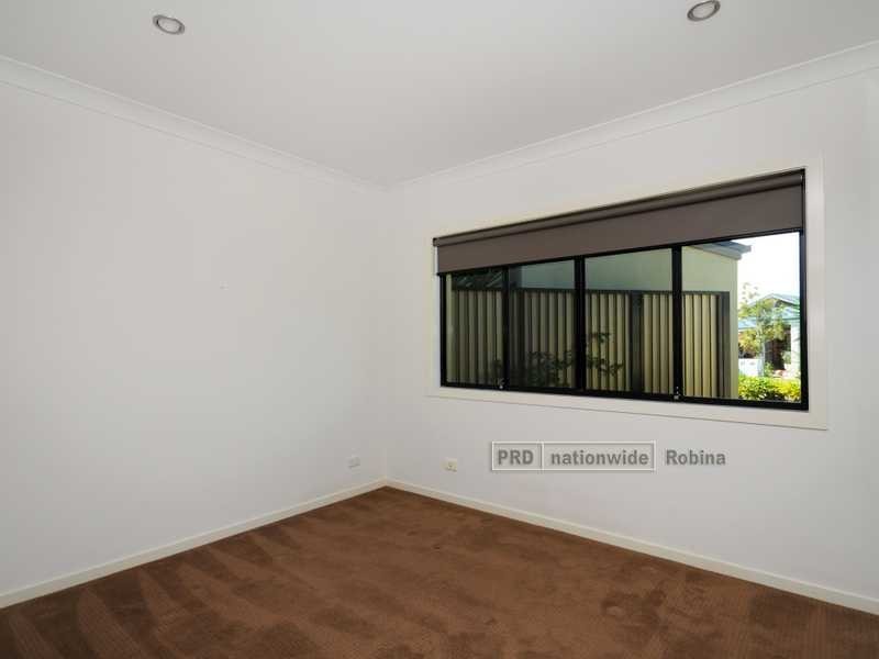 Unit 1/6 Silvermaple Street, Robina QLD 4226