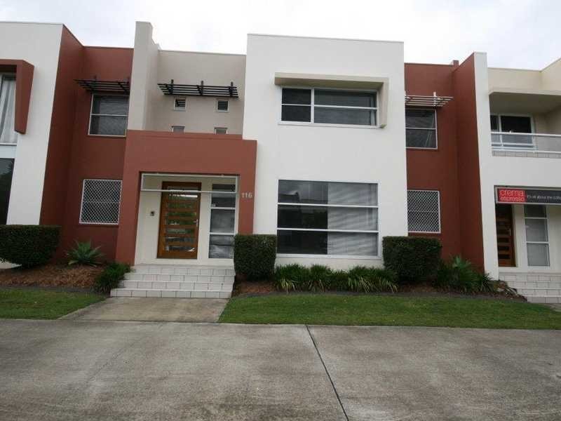 10 Lonsdale Place, Varsity Lakes QLD 4227