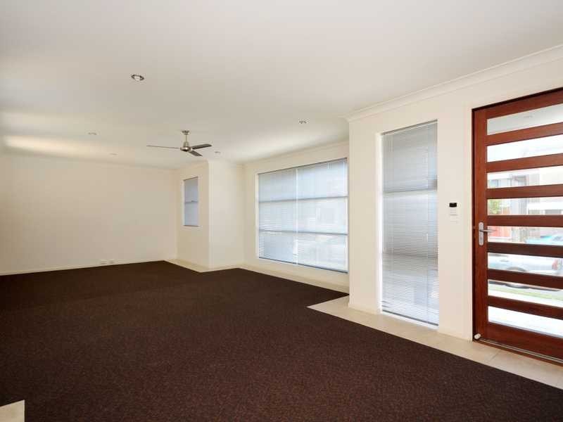 10 Lonsdale Place, Varsity Lakes QLD 4227