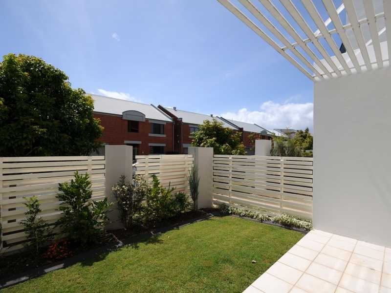 10 Lonsdale Place, Varsity Lakes QLD 4227