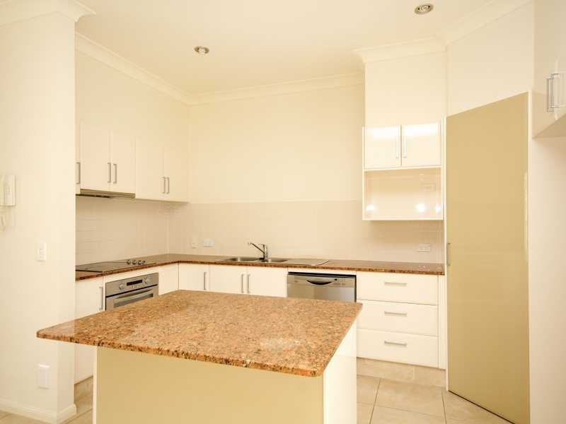 10 Lonsdale Place, Varsity Lakes QLD 4227