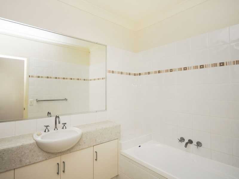 10 Lonsdale Place, Varsity Lakes QLD 4227