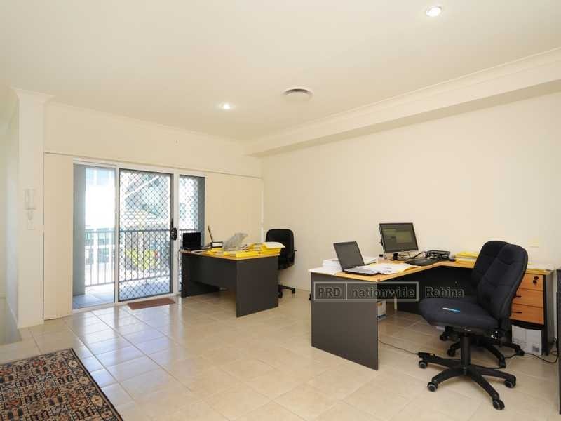 6/18 Lake Street, Varsity Lakes QLD 4227