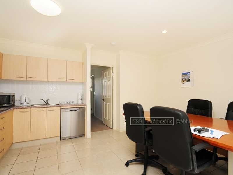 6/18 Lake Street, Varsity Lakes QLD 4227