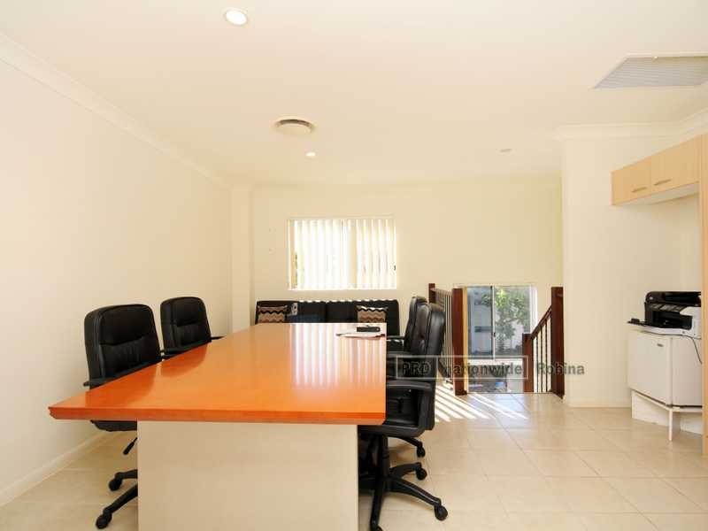 6/18 Lake Street, Varsity Lakes QLD 4227