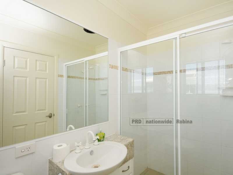 6/18 Lake Street, Varsity Lakes QLD 4227