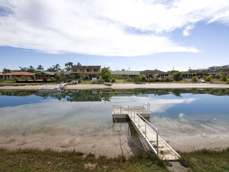 9B Barracuda Court, Palm Beach QLD 4221