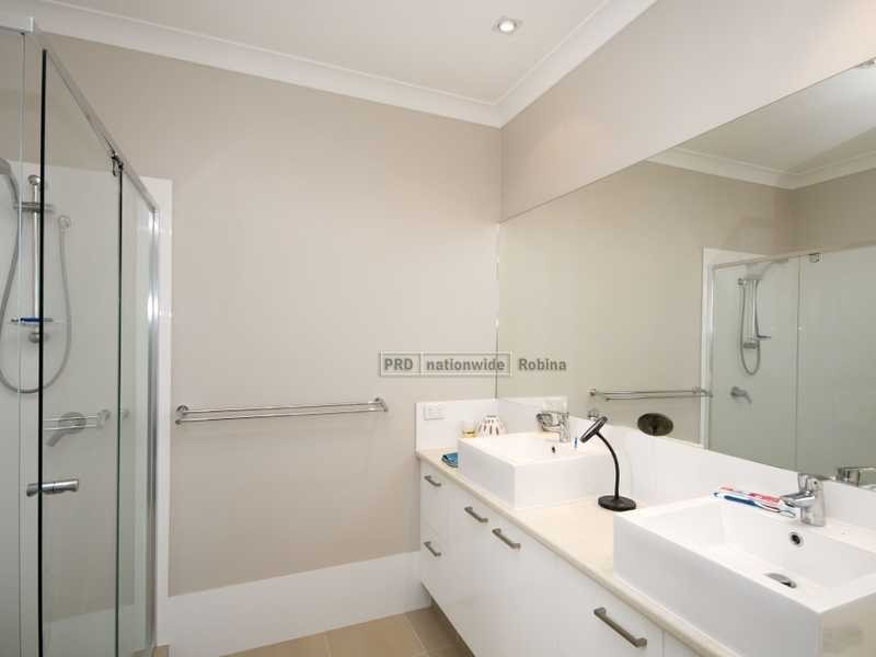 9B Barracuda Court, Palm Beach QLD 4221