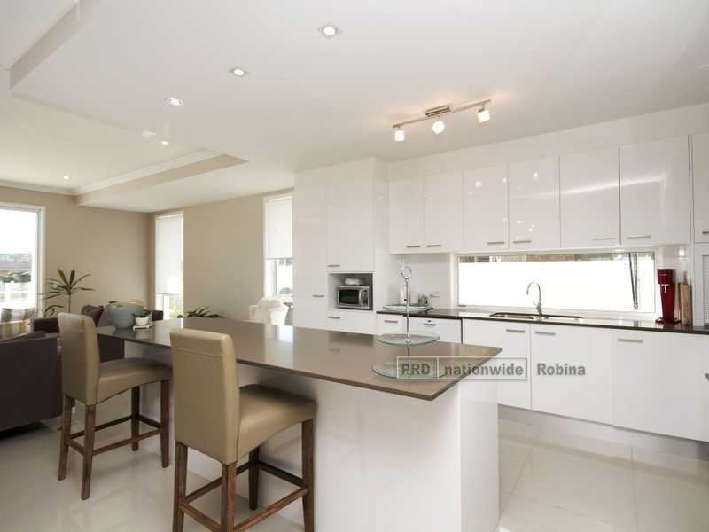 9B Barracuda Court, Palm Beach QLD 4221