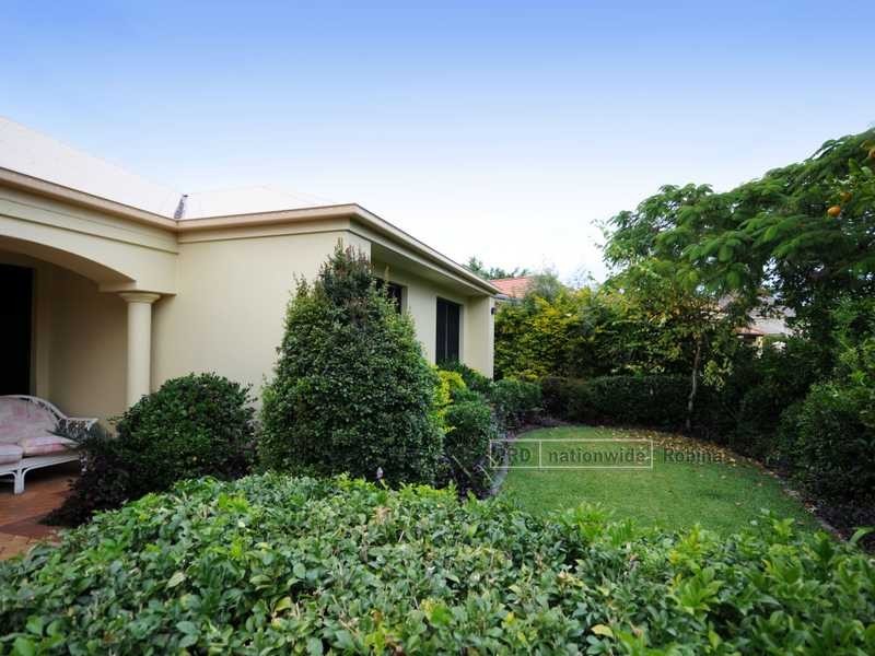 30 Pine Valley Drive, Robina QLD 4226