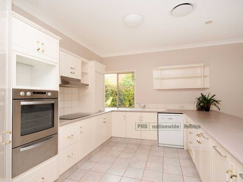 25 Mornington Terrace, Robina QLD 4226