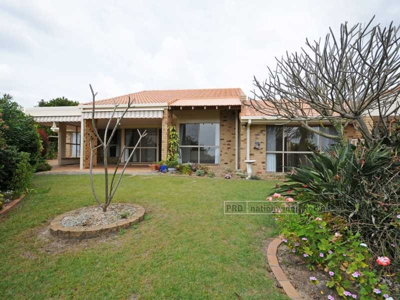 25 Mornington Terrace, Robina QLD 4226