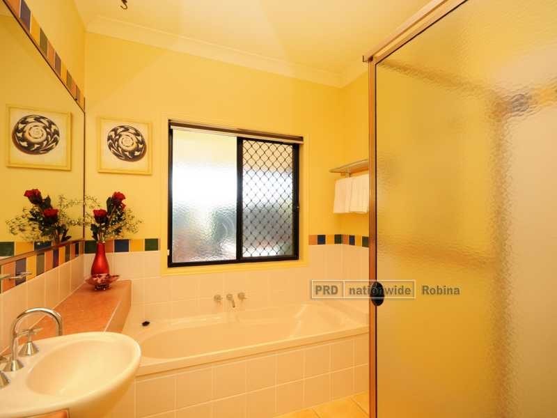 5 Ferndahl Drive, Varsity Lakes QLD 4227