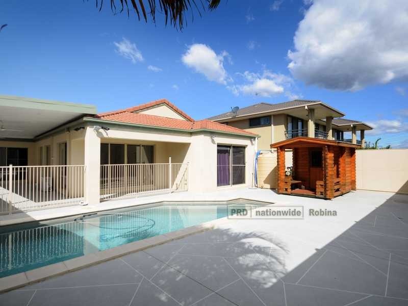 18 Prospect Court, Robina QLD 4226