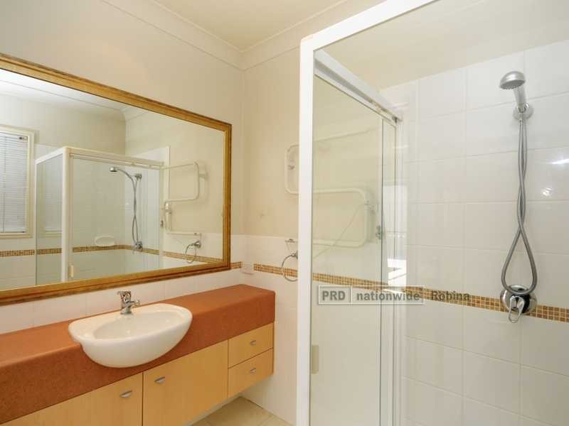 18 Prospect Court, Robina QLD 4226