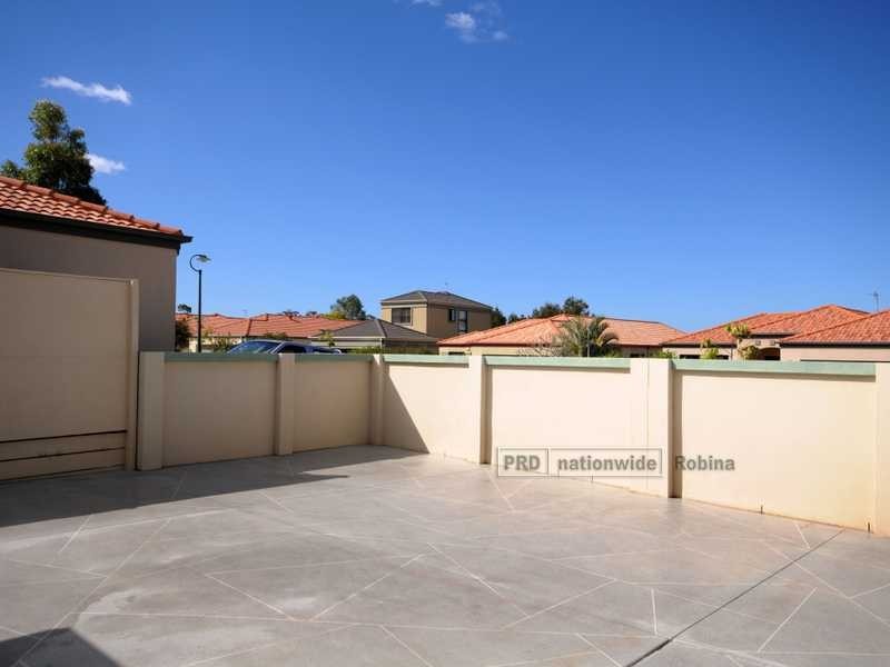 18 Prospect Court, Robina QLD 4226