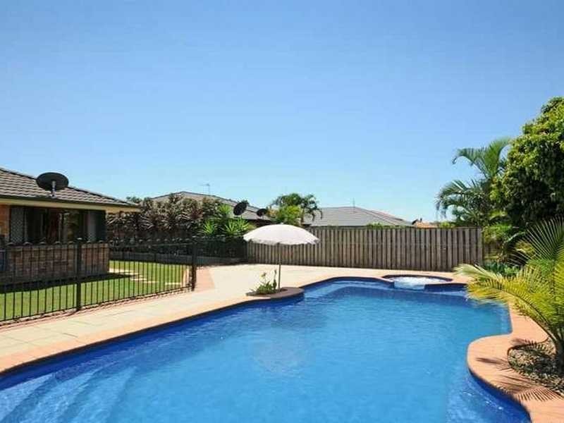 6 Camphorwood Court, Robina QLD 4226