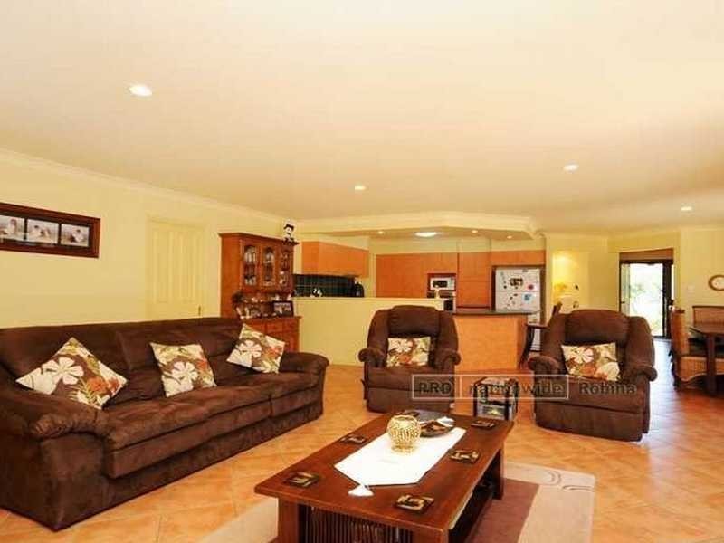 6 Camphorwood Court, Robina QLD 4226