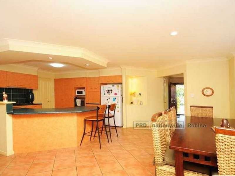 6 Camphorwood Court, Robina QLD 4226