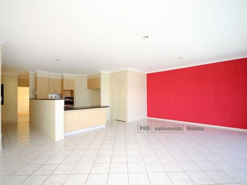 9 Notre Dame Court, Varsity Lakes QLD 4227
