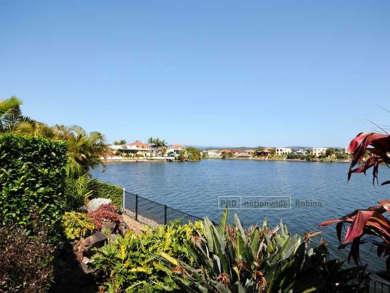 9 Notre Dame Court, Varsity Lakes QLD 4227