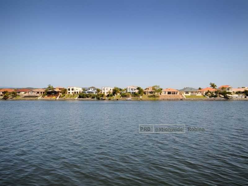 9 Notre Dame Court, Varsity Lakes QLD 4227