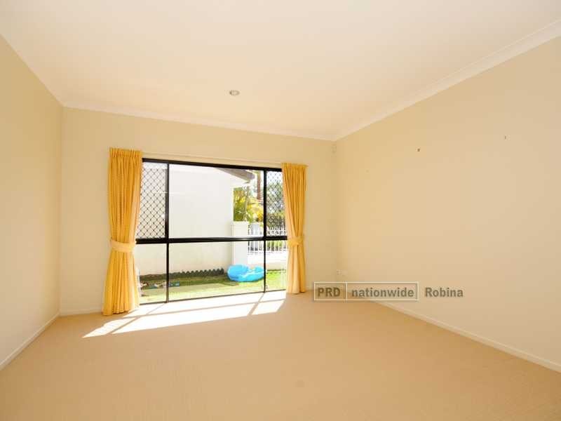 9 Notre Dame Court, Varsity Lakes QLD 4227