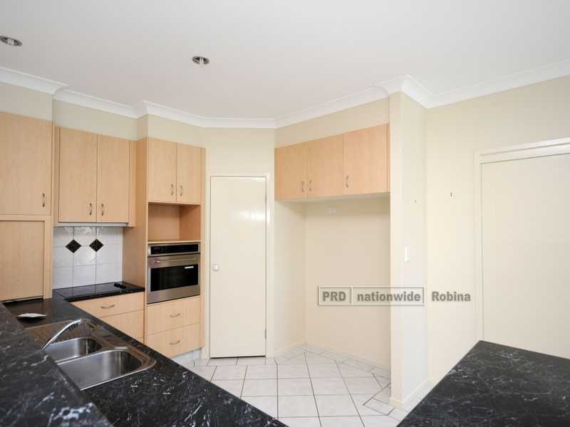 9 Notre Dame Court, Varsity Lakes QLD 4227