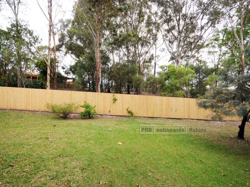 39 Trinity Place, Robina QLD 4226