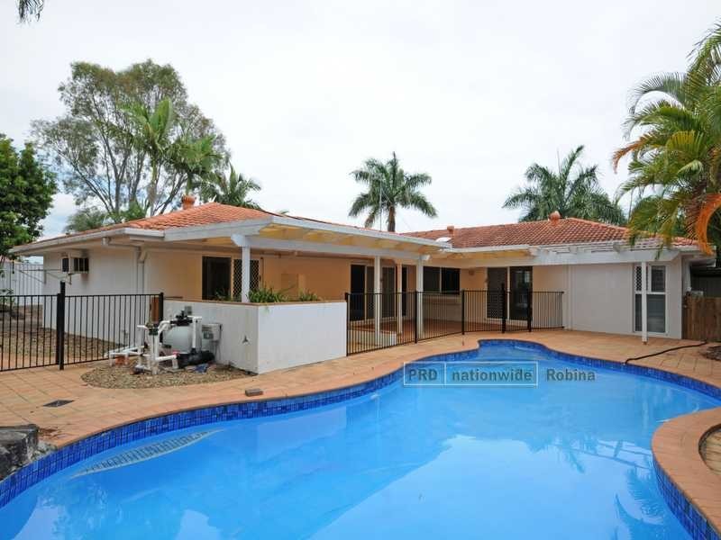 4 Beecroft Place, Robina QLD 4226