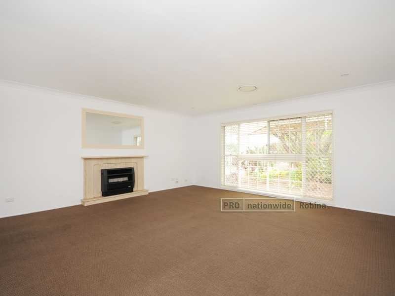 4 Beecroft Place, Robina QLD 4226