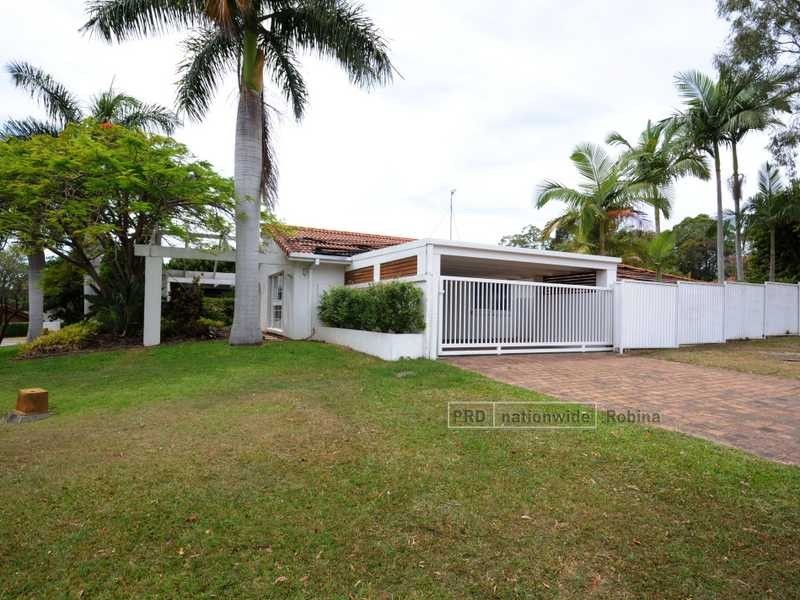 4 Beecroft Place, Robina QLD 4226