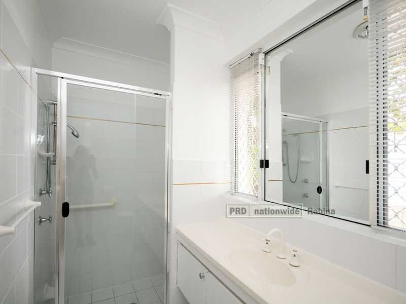 4 Beecroft Place, Robina QLD 4226