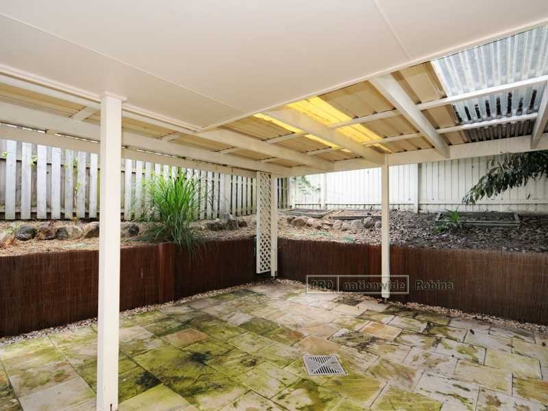 1 Priddeys Rd, Robina QLD 4226